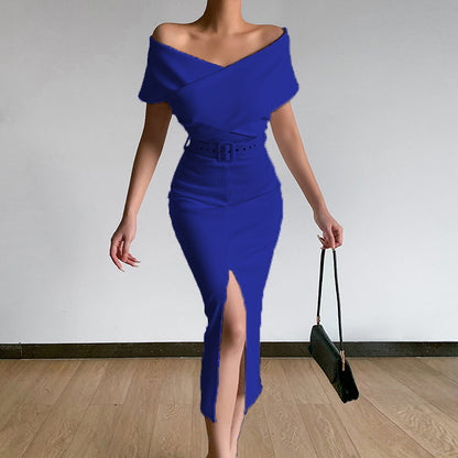 Robe midi noire à épaules dénudées et ceinture