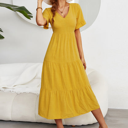 Robe longue jaune à col V et manches volantées