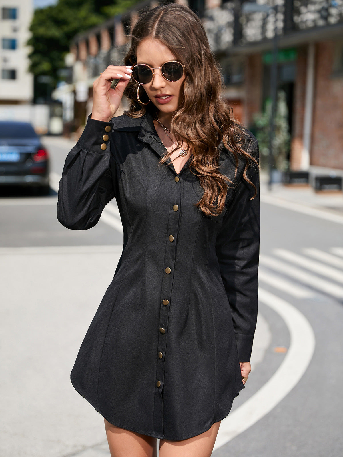 Robe chemise courte noire à manches longues