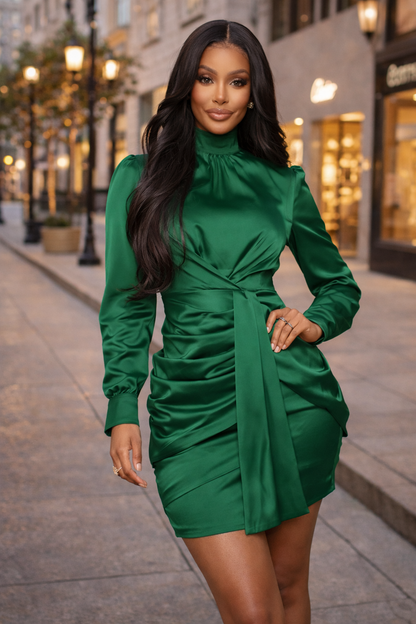 Robe rouge Satinée Ceinturée