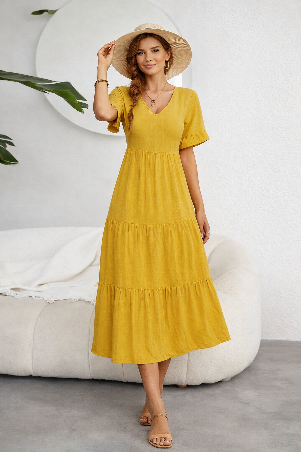 Robe longue jaune à col V et manches volantées