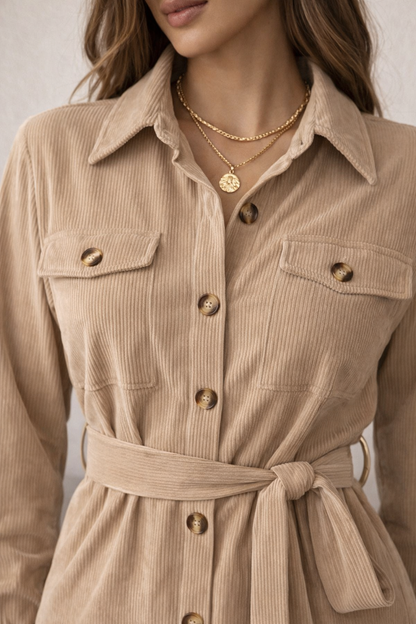 Robe chemise courte beige en velours côtelé