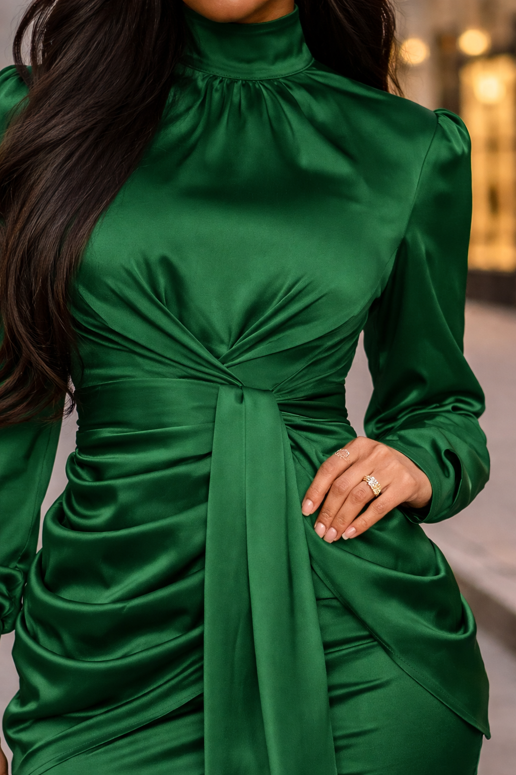 Robe rouge Satinée Ceinturée
