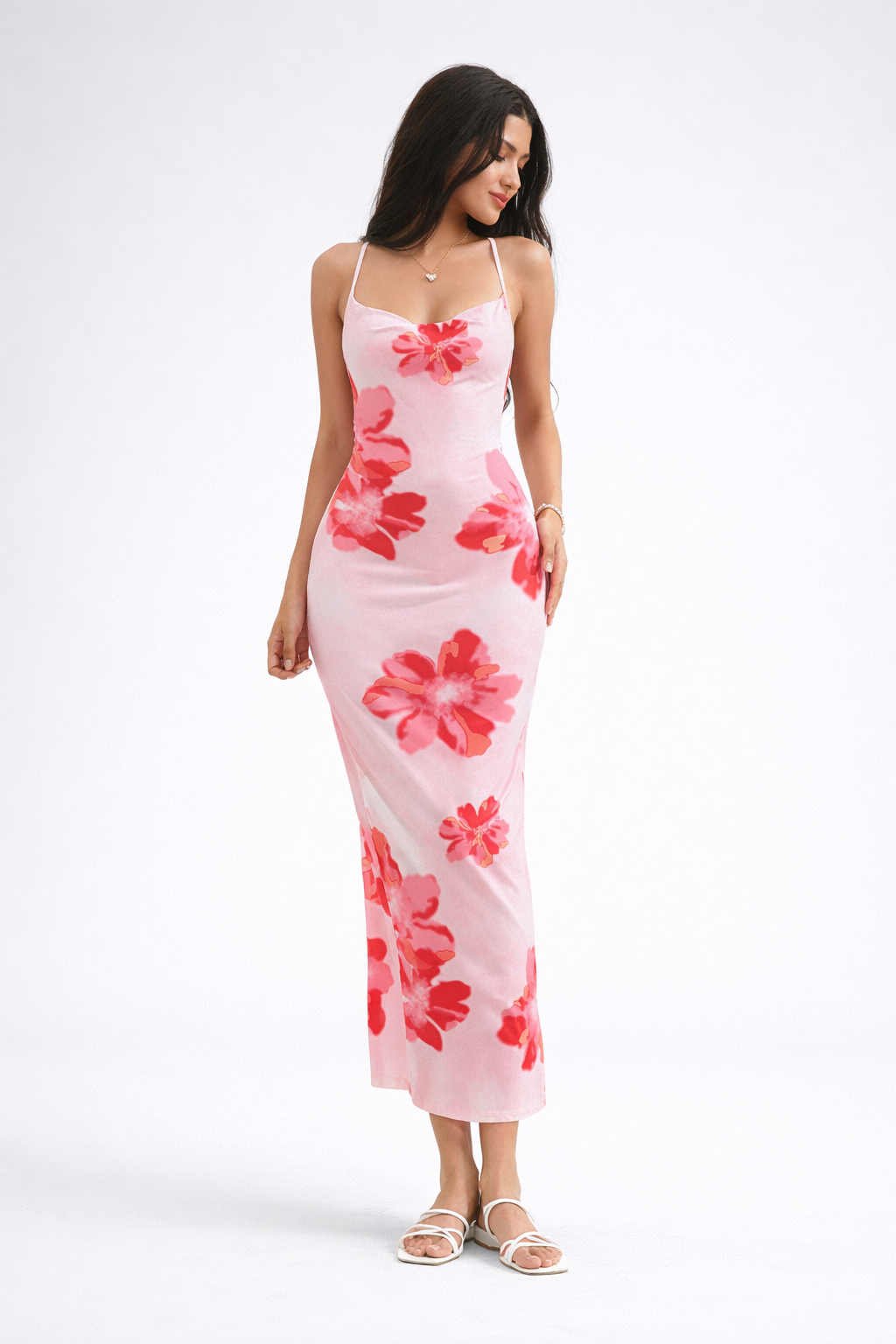 Robe longue fleurie rose à fines bretelles