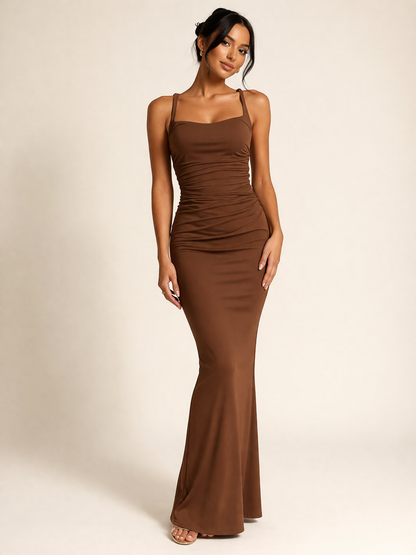 Robe Longue Sculptante Élégance
